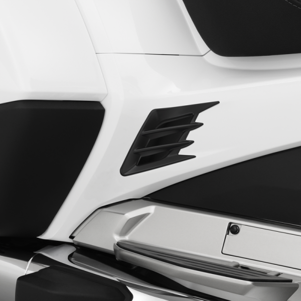 (image for) SHOW CHROME Side Panel Vent Accents - Black Satin