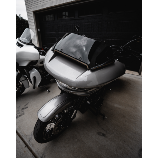 Custom Dynamics Center Fairing Vent Trim with Turn Signals