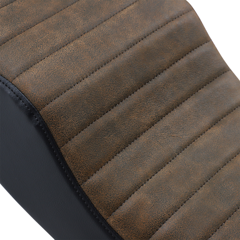 Retro-Style Seat - Classic stitch, brown distressed face/black