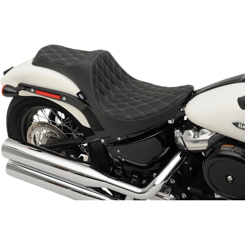 Predator III Seat - Double Diamond, Silver Thread