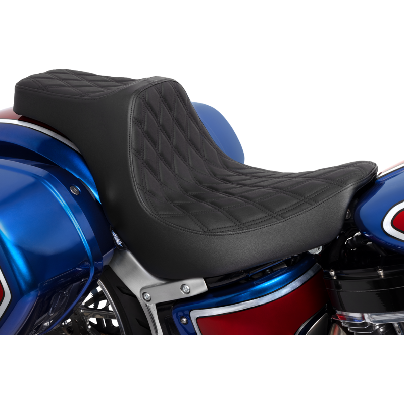 Predator III Seat Double Diamond Black