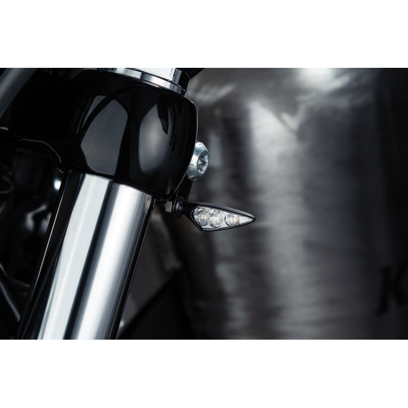 Rhombus S Light, Extreme amber, front left/rear right, satin black