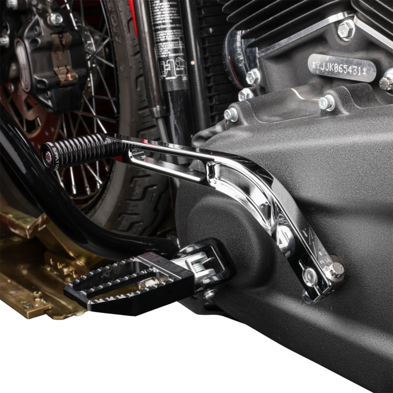 Thrashin Shift Lever - Chrome, 1" Shorter (Softail with Mid Controls)