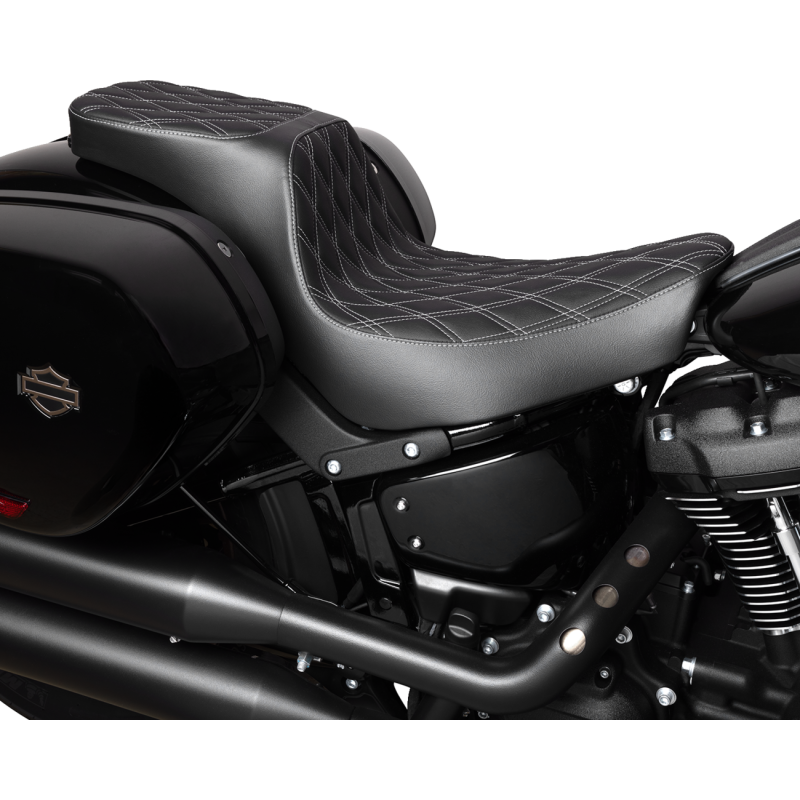 Performance Predator 2-Up Seat - Double Diamond, Silver Thread