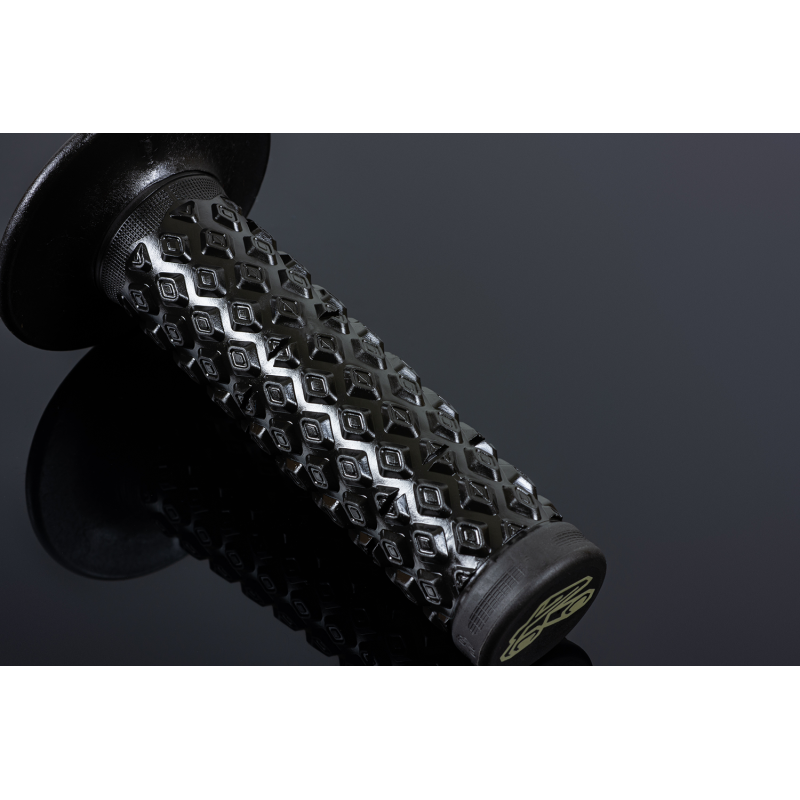 Renthal Comfort Pattern Dual Compound Grips - Ultra-tacky
