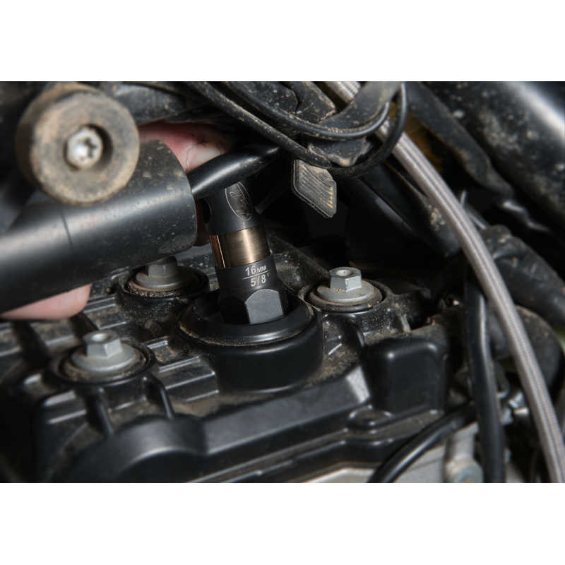 18 mm and 11/16" spark plugs